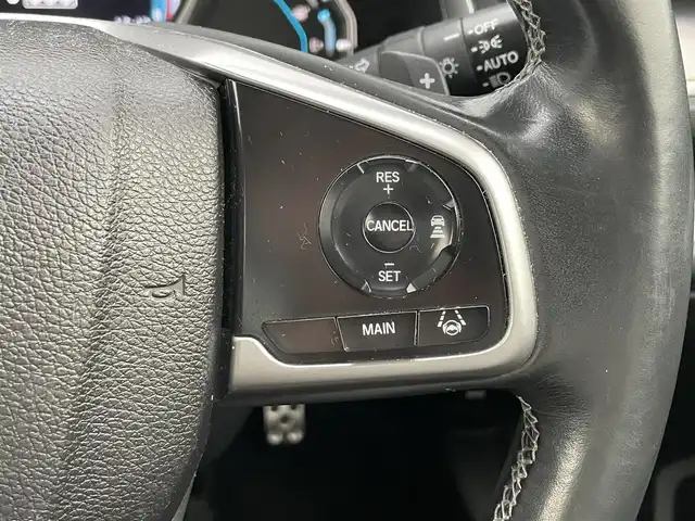ホンダ シビック セダン 滋賀県 2019(平31)年 4.1万km ルナシルバーM ワンオーナー/純正ナビ/・Bluetooth/・フルセグ/・CD/DVD/バックカメラ/ETC/純正ドライブレコーダー/アダプティブクルーズコントロール/革巻きステアリング/ステアリングリモコン/パドルシフト/前席シートヒーター/オートブレーキホールド/シートリフター/オートリトラミラー/LEDオートライト/フォグライト/先行車発進告知/標識認識機能/社外AW付スタットレスタイヤ２本/スマートキー