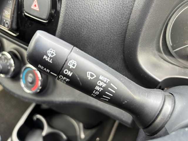 トヨタ ヴィッツ F セーフティーエディションⅢ 愛知県 2019(令1)年 1.9万km センシュアルレッドマイカ ワンオーナー/純正SDナビ/AMFM/CD/SD/BT/AUX/ワンセグ/LEDヘッドライト/オートハイビーム/プリクラッシュセーフティシステム/LDA/純正フロアマット/保証書/取扱説明書/スペアキー