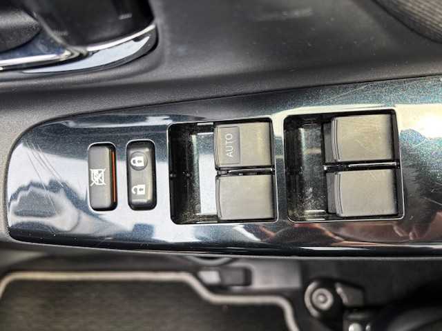 トヨタ ヴィッツ F セーフティーエディションⅢ 愛知県 2019(令1)年 1.9万km センシュアルレッドマイカ ワンオーナー/純正SDナビ/AMFM/CD/SD/BT/AUX/ワンセグ/LEDヘッドライト/オートハイビーム/プリクラッシュセーフティシステム/LDA/純正フロアマット/保証書/取扱説明書/スペアキー