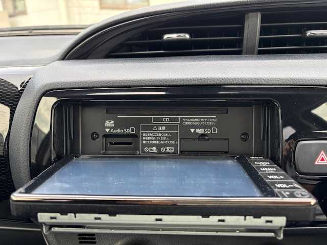トヨタ ヴィッツ F セーフティーエディションⅢ 愛知県 2019(令1)年 1.9万km センシュアルレッドマイカ ワンオーナー/純正SDナビ/AMFM/CD/SD/BT/AUX/ワンセグ/LEDヘッドライト/オートハイビーム/プリクラッシュセーフティシステム/LDA/純正フロアマット/保証書/取扱説明書/スペアキー