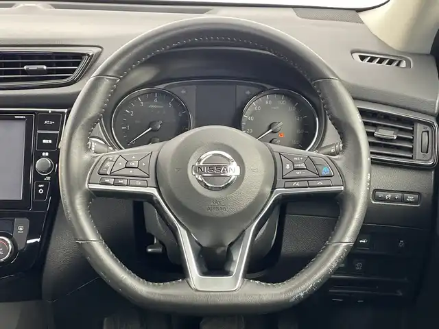 日産 エクストレイル 20Xi 新潟県 2018(平30)年 5.8万km ダイヤモンドブラック 禁煙車/４WD/純正ディーラーオプションナビ/（ＢＴ／ＦＭ／ＡＭ／ＤＶＤ／フルセグＴＶ）/全周囲カメラ/ステアリングスイッチ/デジタルインナーミラー/パワーバックドア/プロパイロット/ヒーテッドドアミラー/ウィンカーミラー/電格ミラー/ＥＴＣ/取扱説明書