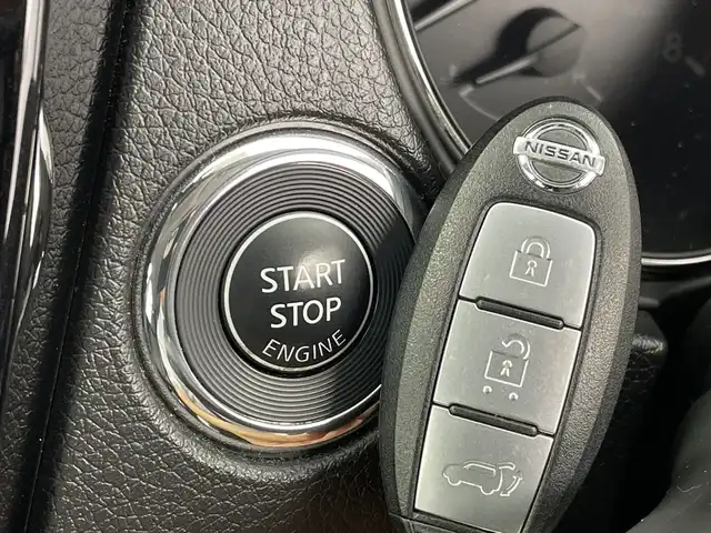 日産 エクストレイル 20Xi 新潟県 2018(平30)年 5.8万km ダイヤモンドブラック 禁煙車/４WD/純正ディーラーオプションナビ/（ＢＴ／ＦＭ／ＡＭ／ＤＶＤ／フルセグＴＶ）/全周囲カメラ/ステアリングスイッチ/デジタルインナーミラー/パワーバックドア/プロパイロット/ヒーテッドドアミラー/ウィンカーミラー/電格ミラー/ＥＴＣ/取扱説明書