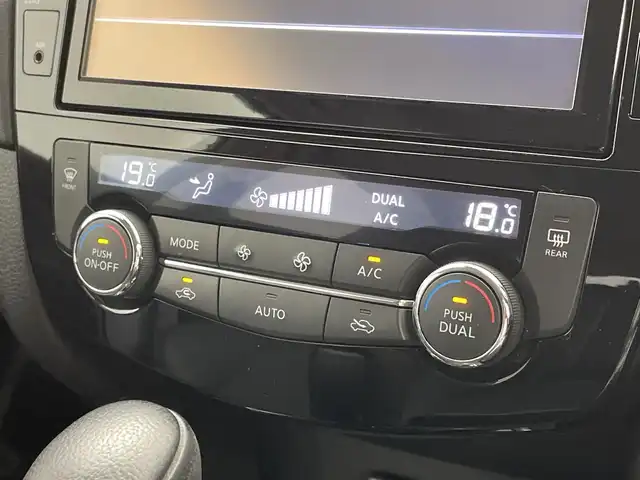 日産 エクストレイル 20Xi 新潟県 2018(平30)年 5.8万km ダイヤモンドブラック 禁煙車/４WD/純正ディーラーオプションナビ/（ＢＴ／ＦＭ／ＡＭ／ＤＶＤ／フルセグＴＶ）/全周囲カメラ/ステアリングスイッチ/デジタルインナーミラー/パワーバックドア/プロパイロット/ヒーテッドドアミラー/ウィンカーミラー/電格ミラー/ＥＴＣ/取扱説明書