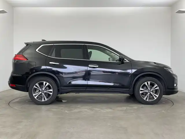 日産 エクストレイル 20Xi 新潟県 2018(平30)年 5.8万km ダイヤモンドブラック 禁煙車/４WD/純正ディーラーオプションナビ/（ＢＴ／ＦＭ／ＡＭ／ＤＶＤ／フルセグＴＶ）/全周囲カメラ/ステアリングスイッチ/デジタルインナーミラー/パワーバックドア/プロパイロット/ヒーテッドドアミラー/ウィンカーミラー/電格ミラー/ＥＴＣ/取扱説明書