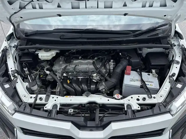 トヨタ ヴォクシー ZS 煌Ⅲ 滋賀県 2022(令4)年 8.5万km ホワイトパールクリスタルシャイン アルパイン9型ディスプレイ/・Bluetooth/HDMI/・USB/バックカメラ/革巻きステアリング/ステアリングリモコン/ETC/クルコン/前方ドライブレコーダー/ハーフレザーシート/両側パワースライドドア/LEDオートライト/オートハイビーム/フォグライト/トヨタセーフティセンス/・レーンディパーチャーアラート/・プリクラッシュセーフティ/・パーキングサポートブレーキ/・クリアランスソナー/・先行車発進告知/オートリトラミラー/スマートキー
