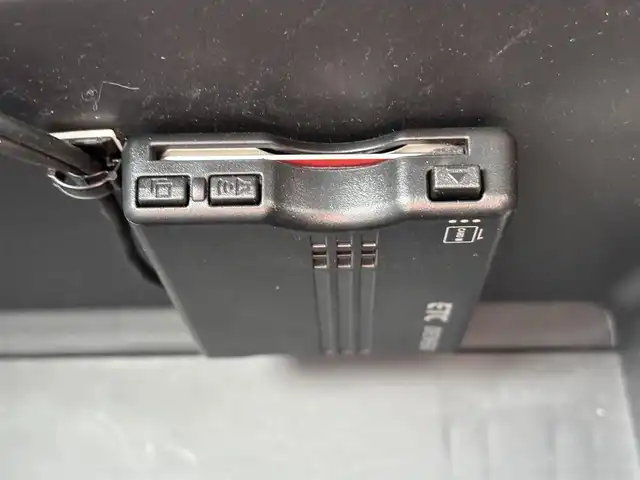 トヨタ ヴォクシー ZS 煌Ⅲ 滋賀県 2022(令4)年 8.5万km ホワイトパールクリスタルシャイン アルパイン9型ディスプレイ/・Bluetooth/HDMI/・USB/バックカメラ/革巻きステアリング/ステアリングリモコン/ETC/クルコン/前方ドライブレコーダー/ハーフレザーシート/両側パワースライドドア/LEDオートライト/オートハイビーム/フォグライト/トヨタセーフティセンス/・レーンディパーチャーアラート/・プリクラッシュセーフティ/・パーキングサポートブレーキ/・クリアランスソナー/・先行車発進告知/オートリトラミラー/スマートキー