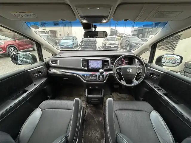 ホンダ オデッセイ アブソルート 三重県 2014(平26)年 9.9万km プレミアムヴィーナスブラックP 登録時98178km/ディーラーナビ（フルセグＴＶ／ＦＭ／ＡＭ／ＣＤ／ＤＶＤ／ＵＳＢ／ＨＤＭＩ）/両側パワースライドドア/ビルドインETC/クルーズコントロール/パドルシフト/バックカメラ/フルフラットシート/後部席モニター/ハーフレザー(黒)/AUTOライト/純正フロアマット/ステアリングスイッチ/革巻ステアリング/電格ミラー/三列シート/ウォークスルー/フォグランプ/ドアバイザー