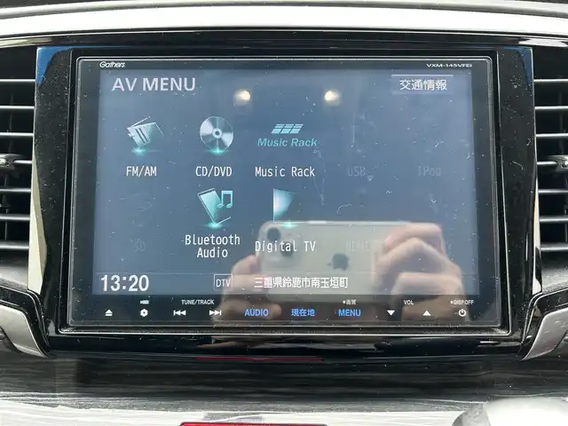 ホンダ オデッセイ アブソルート 三重県 2014(平26)年 9.9万km プレミアムヴィーナスブラックP 登録時98178km/ディーラーナビ（フルセグＴＶ／ＦＭ／ＡＭ／ＣＤ／ＤＶＤ／ＵＳＢ／ＨＤＭＩ）/両側パワースライドドア/ビルドインETC/クルーズコントロール/パドルシフト/バックカメラ/フルフラットシート/後部席モニター/ハーフレザー(黒)/AUTOライト/純正フロアマット/ステアリングスイッチ/革巻ステアリング/電格ミラー/三列シート/ウォークスルー/フォグランプ/ドアバイザー