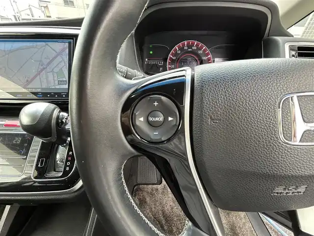 ホンダ オデッセイ アブソルート 三重県 2014(平26)年 9.9万km プレミアムヴィーナスブラックP 登録時98178km/ディーラーナビ（フルセグＴＶ／ＦＭ／ＡＭ／ＣＤ／ＤＶＤ／ＵＳＢ／ＨＤＭＩ）/両側パワースライドドア/ビルドインETC/クルーズコントロール/パドルシフト/バックカメラ/フルフラットシート/後部席モニター/ハーフレザー(黒)/AUTOライト/純正フロアマット/ステアリングスイッチ/革巻ステアリング/電格ミラー/三列シート/ウォークスルー/フォグランプ/ドアバイザー