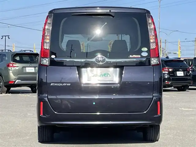 トヨタ エスクァイア Gi 道央・札幌 2015(平27)年 8.8万km スパークリングブラックパールクリスタルシャイン ４WD/寒冷地仕様/純正ディーラーOPナビ/CD/DVD/BT/フルセグ/純正フリップダウンモニター/横滑り防止装置/クルーズコントロール/バックカメラ/ビルトインETC/アイドリングストップ/ECOMODE/自動防眩ミラー/両側パワースライドドア/前席シートヒーター/レザーシート/革巻きウッドコンビステアリング/ステアリングリモコン/MTモード付AT/プッシュスタート/スマートキー/LEDヘッドライト/オートライト/オートハイビーム/フォグランプ/電動格納ミラー/ウィンカーミラー/純正フロアマット/ドアバイザー/スペアキー/純正エンジンスターター/純正AW付冬タイヤ積込/195/65/R15/2019年/山5mm/社外アルミホイール積込（４本）