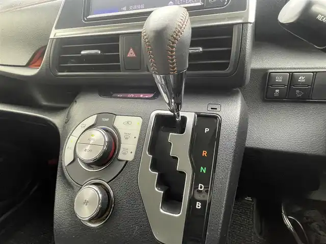 トヨタ シエンタ ハイブリッド G クエロ 茨城県 2018(平30)年 4万km クールボルドーガラスフレーク 純正7インチメモリナビ（NSCO-W66）/・バックカメラ/・Bluetooth/FM/AM/CD/AUX/SD/・ワンセグテレビ/ETC/両側パワースライド/純正フロアマット/シートヒーター（D+N席）/衝突被害軽減ブレーキ/レーンキープアシスト/横滑り防止機能/オートライト/オートマチックハイビーム/盗難防止機能/LEDヘッドライト/スマートキー/ウィンカーミラー/エンジンスタートボタン/ABS