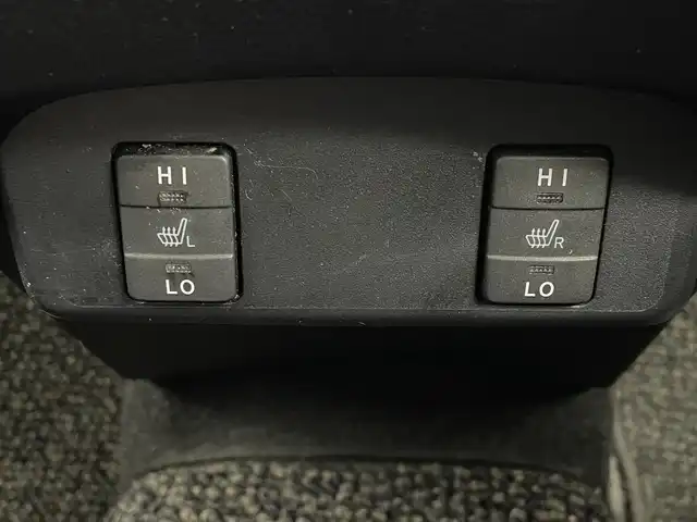 トヨタ シエンタ ハイブリッド G クエロ 茨城県 2018(平30)年 4万km クールボルドーガラスフレーク 純正7インチメモリナビ（NSCO-W66）/・バックカメラ/・Bluetooth/FM/AM/CD/AUX/SD/・ワンセグテレビ/ETC/両側パワースライド/純正フロアマット/シートヒーター（D+N席）/衝突被害軽減ブレーキ/レーンキープアシスト/横滑り防止機能/オートライト/オートマチックハイビーム/盗難防止機能/LEDヘッドライト/スマートキー/ウィンカーミラー/エンジンスタートボタン/ABS