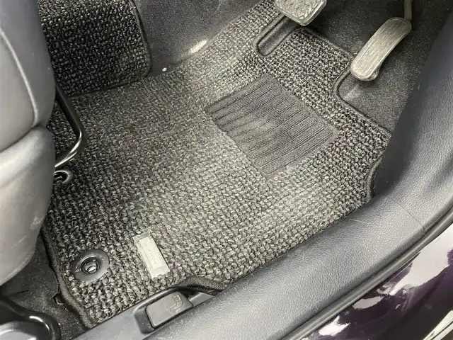 トヨタ シエンタ ハイブリッド G クエロ 茨城県 2018(平30)年 4万km クールボルドーガラスフレーク 純正7インチメモリナビ（NSCO-W66）/・バックカメラ/・Bluetooth/FM/AM/CD/AUX/SD/・ワンセグテレビ/ETC/両側パワースライド/純正フロアマット/シートヒーター（D+N席）/衝突被害軽減ブレーキ/レーンキープアシスト/横滑り防止機能/オートライト/オートマチックハイビーム/盗難防止機能/LEDヘッドライト/スマートキー/ウィンカーミラー/エンジンスタートボタン/ABS