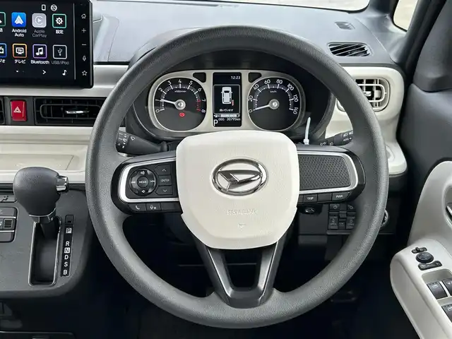 ダイハツ ムーヴ キャンバス ストライプス G 大阪府 2022(令4)年 3.1万km シャイニングホワイトパール/サンドベージュメタリック スマートアシスト　/純正９インチディスプレイオーディオ　/　フルセグＴＶ／ＢＴ／ＨＤＭＩ／/　ＵＳＢ／アップルカープレイ　/バックカメラ　/両側電動パワースライドドア　/シートヒーター/置くだけ充電スポット　/ETC　/前後ドライブレコーダー　