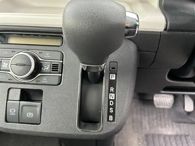 ダイハツ ムーヴ キャンバス ストライプス G 大阪府 2022(令4)年 3.1万km シャイニングホワイトパール/サンドベージュメタリック スマートアシスト　/純正９インチディスプレイオーディオ　/　フルセグＴＶ／ＢＴ／ＨＤＭＩ／/　ＵＳＢ／アップルカープレイ　/バックカメラ　/両側電動パワースライドドア　/シートヒーター/置くだけ充電スポット　/ETC　/前後ドライブレコーダー　