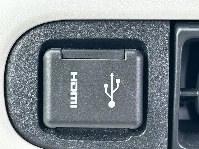 ダイハツ ムーヴ キャンバス ストライプス G 大阪府 2022(令4)年 3.1万km シャイニングホワイトパール/サンドベージュメタリック スマートアシスト　/純正９インチディスプレイオーディオ　/　フルセグＴＶ／ＢＴ／ＨＤＭＩ／/　ＵＳＢ／アップルカープレイ　/バックカメラ　/両側電動パワースライドドア　/シートヒーター/置くだけ充電スポット　/ETC　/前後ドライブレコーダー　