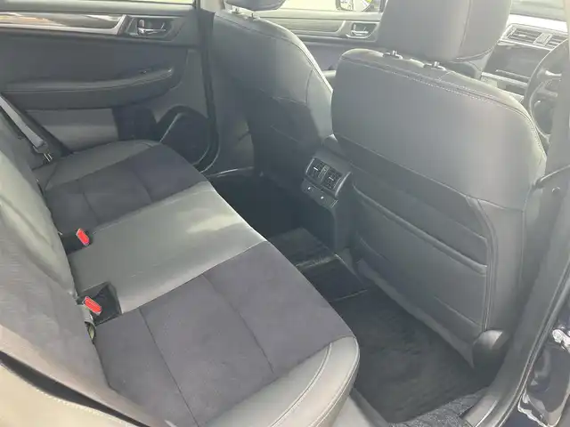 スバル アウトバック リミテッド スマートED 広島県 2016(平28)年 17.6万km ダークブルーパール スバル純正ダイヤトーンナビ（REAL)/フルセグTV/Bluetooth/バックカメラ/アイサイト/レーダークルーズ/ハーフレザーシート/パワーシート（運転席メモリー付・助手席）/シートヒーター（全席）/パドルシフト/LEDオートライト/ETC車載器/ブラインドスポットモニタリング/ルーフレール/LEDアクセサリーリング/取扱説明書/スペアキー