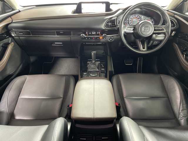 マツダ ＣＸ－３０ 20S Lパッケージ 神奈川県 2022(令4)年 2万km ソウルレッドクリスタルM AWD/BOSEプレミアムサウンド/マツダコネクト/CD DVD　フルセグ/メモリーオーディオ　HDMI　USB　Bluetooth　/アラウンドビューモニター/ヘッドアップディスプレイ/パワーバックドア/i-ACTIVSENSE/マツダレーダークルーズコントロール/スマートブレーキサポート/AT誤発進抑制機能/クルージング＆トラフィックサポート/ブラインドスポットモニター/前後接近車両検知/リアクロストラフィックアラート/レーンキープアシストシステム/ハイビームコントロールシステム/ドライバーモニタリング/前後ソナー/社外前後ドライブレコーダー/ディスタンス＆スピードアラート/アイドリングストップ/運転席パワーシート/ポジションメモリー/前席シートヒーター/革巻きステアリング/パドルシフト/ステアリングヒーター/ダウンヒルアシストコントロール/ドライブモードセレクト/SOSコール/電動パーキングブレーキ/オートブレーキホールド/ETC/プッシュスタート/スマートキー/アダブティブLEDヘッドランプ/デイタイムランニングランプ/純正18インチアルミホイール