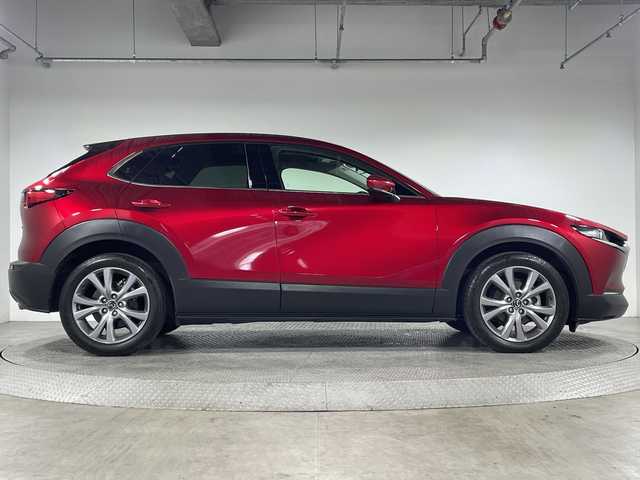 マツダ ＣＸ－３０ 20S Lパッケージ 神奈川県 2022(令4)年 2万km ソウルレッドクリスタルM AWD/BOSEプレミアムサウンド/マツダコネクト/CD DVD　フルセグ/メモリーオーディオ　HDMI　USB　Bluetooth　/アラウンドビューモニター/ヘッドアップディスプレイ/パワーバックドア/i-ACTIVSENSE/マツダレーダークルーズコントロール/スマートブレーキサポート/AT誤発進抑制機能/クルージング＆トラフィックサポート/ブラインドスポットモニター/前後接近車両検知/リアクロストラフィックアラート/レーンキープアシストシステム/ハイビームコントロールシステム/ドライバーモニタリング/前後ソナー/社外前後ドライブレコーダー/ディスタンス＆スピードアラート/アイドリングストップ/運転席パワーシート/ポジションメモリー/前席シートヒーター/革巻きステアリング/パドルシフト/ステアリングヒーター/ダウンヒルアシストコントロール/ドライブモードセレクト/SOSコール/電動パーキングブレーキ/オートブレーキホールド/ETC/プッシュスタート/スマートキー/アダブティブLEDヘッドランプ/デイタイムランニングランプ/純正18インチアルミホイール