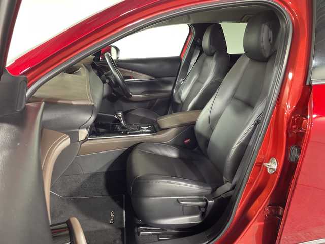 マツダ ＣＸ－３０ 20S Lパッケージ 神奈川県 2022(令4)年 2万km ソウルレッドクリスタルM AWD/BOSEプレミアムサウンド/マツダコネクト/CD DVD　フルセグ/メモリーオーディオ　HDMI　USB　Bluetooth　/アラウンドビューモニター/ヘッドアップディスプレイ/パワーバックドア/i-ACTIVSENSE/マツダレーダークルーズコントロール/スマートブレーキサポート/AT誤発進抑制機能/クルージング＆トラフィックサポート/ブラインドスポットモニター/前後接近車両検知/リアクロストラフィックアラート/レーンキープアシストシステム/ハイビームコントロールシステム/ドライバーモニタリング/前後ソナー/社外前後ドライブレコーダー/ディスタンス＆スピードアラート/アイドリングストップ/運転席パワーシート/ポジションメモリー/前席シートヒーター/革巻きステアリング/パドルシフト/ステアリングヒーター/ダウンヒルアシストコントロール/ドライブモードセレクト/SOSコール/電動パーキングブレーキ/オートブレーキホールド/ETC/プッシュスタート/スマートキー/アダブティブLEDヘッドランプ/デイタイムランニングランプ/純正18インチアルミホイール