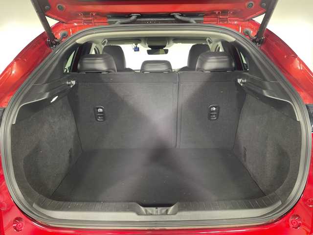 マツダ ＣＸ－３０ 20S Lパッケージ 神奈川県 2022(令4)年 2万km ソウルレッドクリスタルM AWD/BOSEプレミアムサウンド/マツダコネクト/CD DVD　フルセグ/メモリーオーディオ　HDMI　USB　Bluetooth　/アラウンドビューモニター/ヘッドアップディスプレイ/パワーバックドア/i-ACTIVSENSE/マツダレーダークルーズコントロール/スマートブレーキサポート/AT誤発進抑制機能/クルージング＆トラフィックサポート/ブラインドスポットモニター/前後接近車両検知/リアクロストラフィックアラート/レーンキープアシストシステム/ハイビームコントロールシステム/ドライバーモニタリング/前後ソナー/社外前後ドライブレコーダー/ディスタンス＆スピードアラート/アイドリングストップ/運転席パワーシート/ポジションメモリー/前席シートヒーター/革巻きステアリング/パドルシフト/ステアリングヒーター/ダウンヒルアシストコントロール/ドライブモードセレクト/SOSコール/電動パーキングブレーキ/オートブレーキホールド/ETC/プッシュスタート/スマートキー/アダブティブLEDヘッドランプ/デイタイムランニングランプ/純正18インチアルミホイール