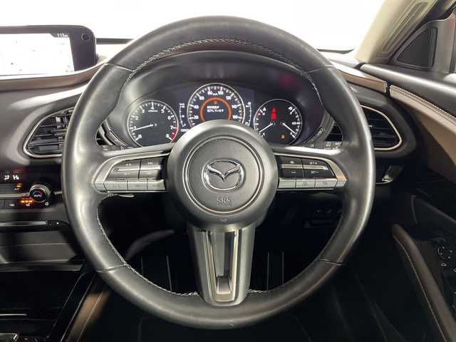 マツダ ＣＸ－３０ 20S Lパッケージ 神奈川県 2022(令4)年 2万km ソウルレッドクリスタルM AWD/BOSEプレミアムサウンド/マツダコネクト/CD DVD　フルセグ/メモリーオーディオ　HDMI　USB　Bluetooth　/アラウンドビューモニター/ヘッドアップディスプレイ/パワーバックドア/i-ACTIVSENSE/マツダレーダークルーズコントロール/スマートブレーキサポート/AT誤発進抑制機能/クルージング＆トラフィックサポート/ブラインドスポットモニター/前後接近車両検知/リアクロストラフィックアラート/レーンキープアシストシステム/ハイビームコントロールシステム/ドライバーモニタリング/前後ソナー/社外前後ドライブレコーダー/ディスタンス＆スピードアラート/アイドリングストップ/運転席パワーシート/ポジションメモリー/前席シートヒーター/革巻きステアリング/パドルシフト/ステアリングヒーター/ダウンヒルアシストコントロール/ドライブモードセレクト/SOSコール/電動パーキングブレーキ/オートブレーキホールド/ETC/プッシュスタート/スマートキー/アダブティブLEDヘッドランプ/デイタイムランニングランプ/純正18インチアルミホイール