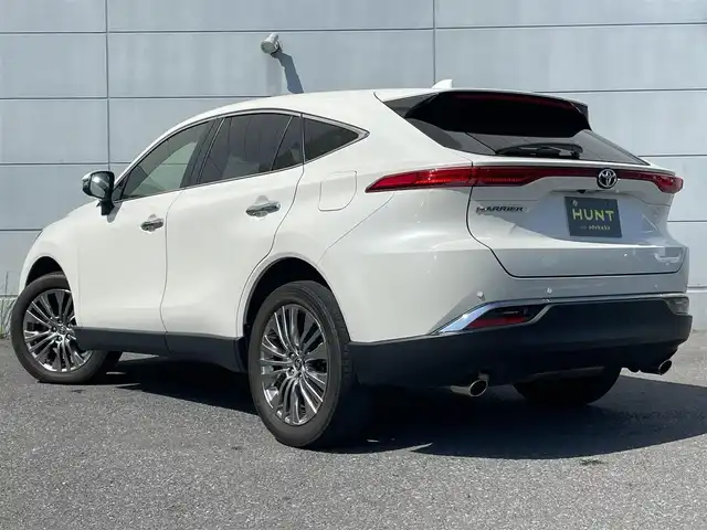 トヨタ ハリアー Z 千葉県 2021(令3)年 4.1万km ホワイトパールクリスタルシャイン トヨタセーフティセンス/　衝突軽減ブレーキ/レーンキープアシスト/　レーダークルーズコントロール/オートハイビーム/　クリアランスソナー/ブラインドスポットモニター/　ヘッドアップディスプレイ/JBLプレミアムサウンド/調光パノラマルーフ/純正12.3インチナビ/　フルセグ/BT/USB/カープレイ/全方位カメラ/デジタルインナーミラー/ステアリングスイッチ/ETC2.0/電動パーキングブレーキ/ブレーキホールド/ハンズフリーパワーバックドア/パワーシート(D席)/ハーフレザーシート/LEDヘッドライト/オートライト/フォグライト/スマートキー/プッシュスタート/純正フロアマット/純正19インチAW