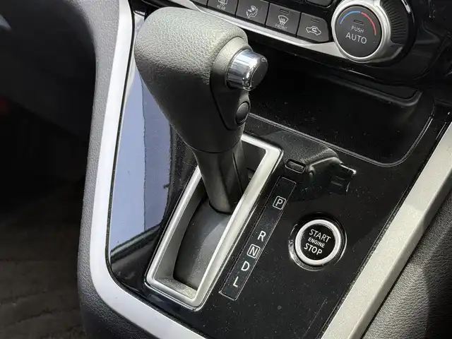 日産 セレナ ハイウェイスターVセレクションⅡ 佐賀県 2019(令1)年 4.4万km ブリリアントホワイトパール エマージェンシーブレーキ/KENWOOD９インチSDナビゲーション/フルセグTV/CD/DVD/BT/USB/HDMI/バックカメラ/ALPINEフリップダウンモニター/両側パワースライドドア/クルーズコントロール/ドライブレコーダー/ETC/コーナーセンサー/USBポート/純正LEDヘッドライト/純正16インチアルミホイール/取扱説明書/保証書