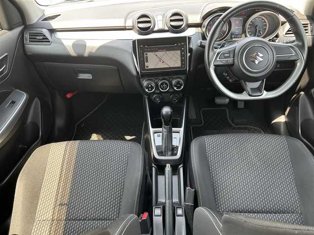 スズキ スイフト HYBRID RS 岡山県 2017(平29)年 2.8万km プレミアムシルバーメタリック 純正ナビ/（AM.FM.BT.TV.DVD.CD）/全方位カメラ/USB入力端子/シートヒーター/LEDヘッドライト/パドルシフト/オートライト/スマートキー×２/トノカバー