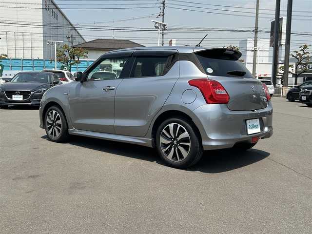 スズキ スイフト HYBRID RS 岡山県 2017(平29)年 2.8万km プレミアムシルバーメタリック 純正ナビ/（AM.FM.BT.TV.DVD.CD）/全方位カメラ/USB入力端子/シートヒーター/LEDヘッドライト/パドルシフト/オートライト/スマートキー×２/トノカバー