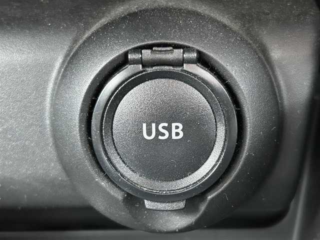 スズキ スイフト HYBRID RS 岡山県 2017(平29)年 2.8万km プレミアムシルバーメタリック 純正ナビ/（AM.FM.BT.TV.DVD.CD）/全方位カメラ/USB入力端子/シートヒーター/LEDヘッドライト/パドルシフト/オートライト/スマートキー×２/トノカバー