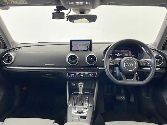 アウディ Ａ３ SB 40TFSI クワトロ スポーツ 秋田県 2019(平31)年 2.4万km 黄 4WD/純正メモリナビ/　（CD/DVD/Bluetooth/TV）/バックカメラ/アダブティブクルーズコントロール/ステアリングスイッチ/パドルシフト/革巻きハンドル/レザーシート/前席シートヒーター＆パワーシート/ビルトインETC2.0/前後ドライブレコーダー/コーナーセンサー/電動格納ミラー/ミラーヒーター/純正フロアマット/純正17インチアルミホイール/LEDヘッドライト/オートライト/スマートキー/スペアキー
