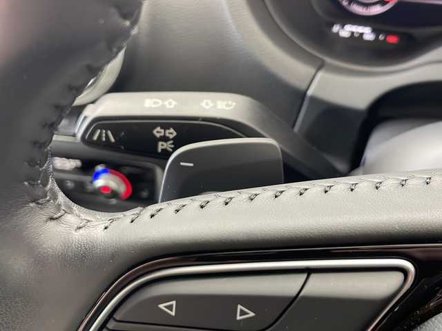 アウディ Ａ３ SB 40TFSI クワトロ スポーツ 秋田県 2019(平31)年 2.4万km 黄 4WD/純正メモリナビ/　（CD/DVD/Bluetooth/TV）/バックカメラ/アダブティブクルーズコントロール/ステアリングスイッチ/パドルシフト/革巻きハンドル/レザーシート/前席シートヒーター＆パワーシート/ビルトインETC2.0/前後ドライブレコーダー/コーナーセンサー/電動格納ミラー/ミラーヒーター/純正フロアマット/純正17インチアルミホイール/LEDヘッドライト/オートライト/スマートキー/スペアキー