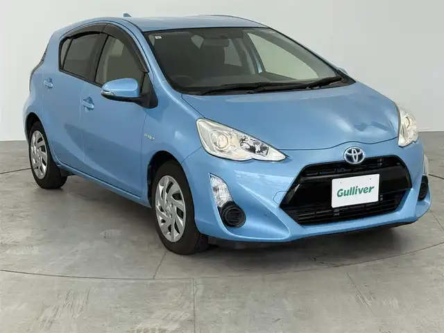 トヨタ アクア S 愛知県 2015(平27)年 12.6万km コバルトブルーメタリック ハイブリット車　/純正SDナビ　/Bluetooth　/ワンセグTV　/バックカメラ　/ステアリングリモコン　/AUTOライト　/ステアリングリモコン