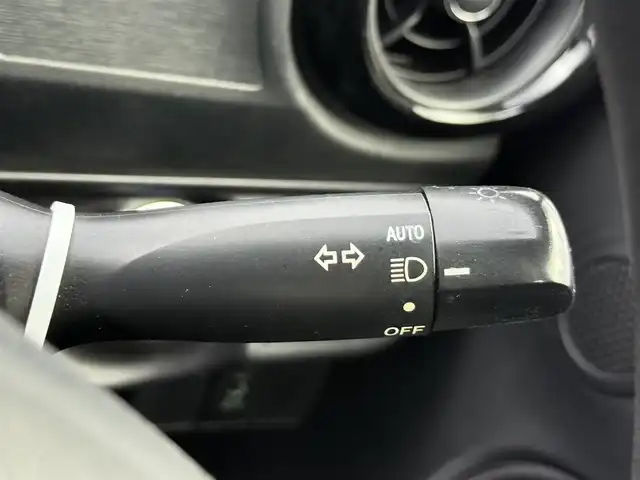 トヨタ アクア S 愛知県 2015(平27)年 12.6万km コバルトブルーメタリック ハイブリット車　/純正SDナビ　/Bluetooth　/ワンセグTV　/バックカメラ　/ステアリングリモコン　/AUTOライト　/ステアリングリモコン