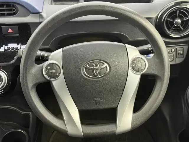 トヨタ アクア S 愛知県 2015(平27)年 12.6万km コバルトブルーメタリック ハイブリット車　/純正SDナビ　/Bluetooth　/ワンセグTV　/バックカメラ　/ステアリングリモコン　/AUTOライト　/ステアリングリモコン