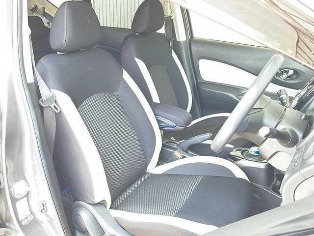日産 ノート e－パワー X 愛知県 2018(平30)年 4.8万km ダークメタルグレー 衝突被害軽減ブレーキ/純正7インチSD（ナビ無し）/全方位カメラ/レーダークルーズコントロール/フルセグTV/CD DVD/Bluetooth/バックカメラ/コーナーセンサー/純正アルミホイール/オートライト/ドライブレコーダー/ETC/ステアリングスイッチ/スマートキー/プッシュスタート