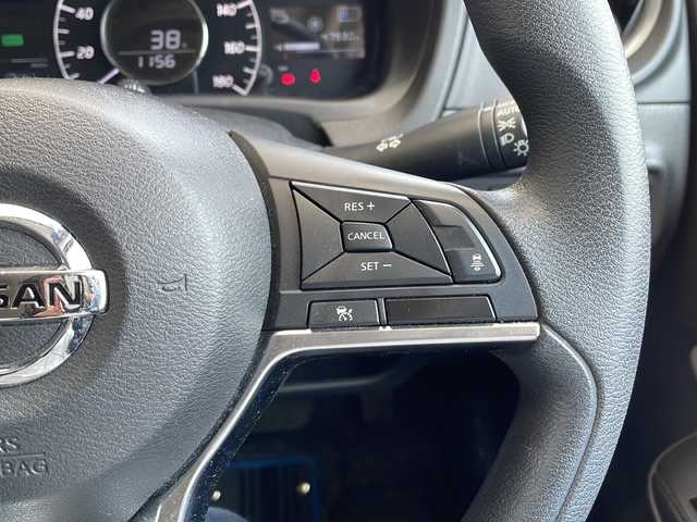 日産 ノート e－パワー X 愛知県 2018(平30)年 4.8万km ダークメタルグレー 衝突被害軽減ブレーキ/純正7インチSD（ナビ無し）/全方位カメラ/レーダークルーズコントロール/フルセグTV/CD DVD/Bluetooth/バックカメラ/コーナーセンサー/純正アルミホイール/オートライト/ドライブレコーダー/ETC/ステアリングスイッチ/スマートキー/プッシュスタート