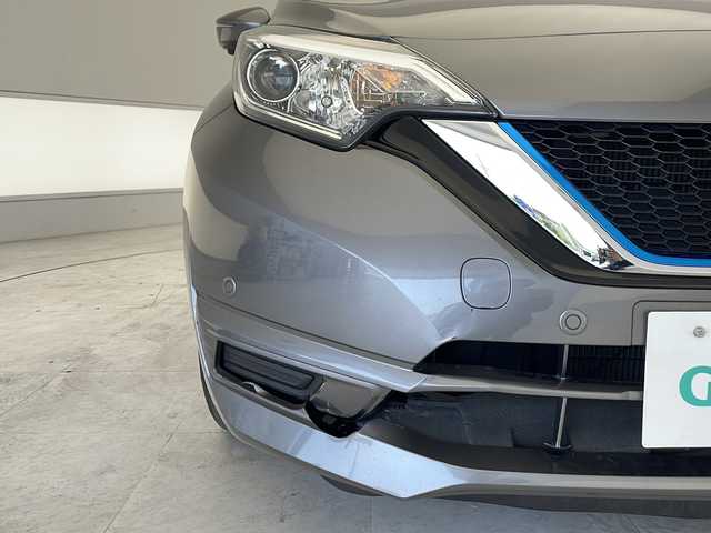 日産 ノート e－パワー X 愛知県 2018(平30)年 4.8万km ダークメタルグレー 衝突被害軽減ブレーキ/純正7インチSD（ナビ無し）/全方位カメラ/レーダークルーズコントロール/フルセグTV/CD DVD/Bluetooth/バックカメラ/コーナーセンサー/純正アルミホイール/オートライト/ドライブレコーダー/ETC/ステアリングスイッチ/スマートキー/プッシュスタート