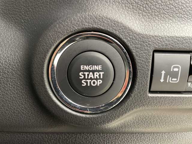 スズキ スペーシア カスタム HYBRID XS 道央・札幌 2024(令6)年 0.8万km ピュアホワイトP ・4WD/・セーフティサポート/・ヘッドアップディスプレイ/・アクティブクルーズコントロール/・両側パワースライド/・前席シートヒーター/・ステアリングヒーター/・後席サーキュレーター/・後席サンシェード/・後席マルチユースフラップ/・LEDヘッドライト/・レーンキープアシスト/・助手席アンダーボックス/・スマートキー/・プッシュスタート/・ウィンカーミラー
