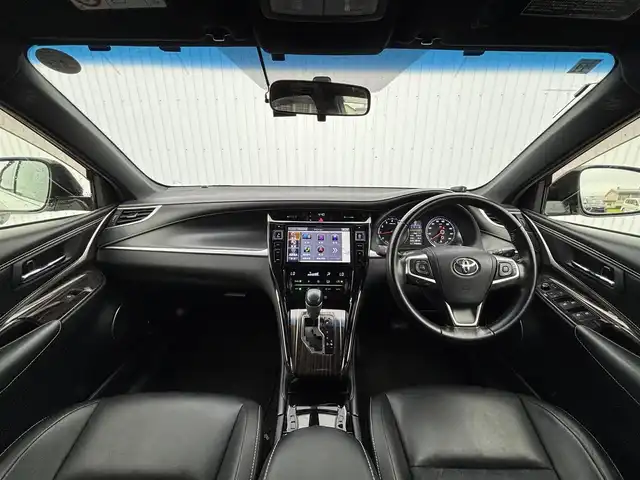 トヨタ ハリアー エレガンス 滋賀県 2016(平28)年 9.4万km ホワイトパールクリスタルシャイン ALPINE製9型メモリナビ/(フルセグTV CD DVD Bluetooth)/バックカメラ/ハーフレザーシート/パワーシート/革巻きステアリング/ステアリングリモコン/ドライブレコーダー/ビルトインETC/プッシュスタート/スマートキー/電動格納ミラー/ウインカーミラー/LEDヘッドライト/オートライト/横滑り防止機能