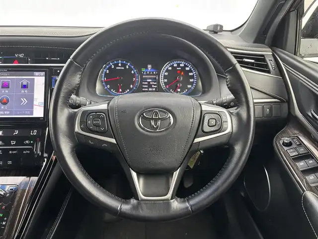 トヨタ ハリアー エレガンス 滋賀県 2016(平28)年 9.4万km ホワイトパールクリスタルシャイン ALPINE製9型メモリナビ/(フルセグTV CD DVD Bluetooth)/バックカメラ/ハーフレザーシート/パワーシート/革巻きステアリング/ステアリングリモコン/ドライブレコーダー/ビルトインETC/プッシュスタート/スマートキー/電動格納ミラー/ウインカーミラー/LEDヘッドライト/オートライト/横滑り防止機能