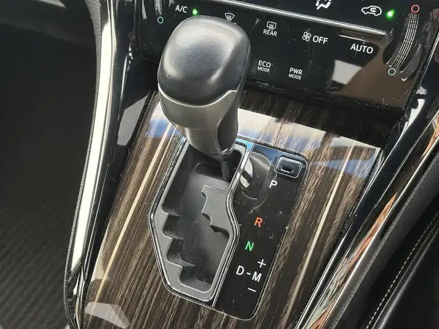 トヨタ ハリアー エレガンス 滋賀県 2016(平28)年 9.4万km ホワイトパールクリスタルシャイン ALPINE製9型メモリナビ/(フルセグTV CD DVD Bluetooth)/バックカメラ/ハーフレザーシート/パワーシート/革巻きステアリング/ステアリングリモコン/ドライブレコーダー/ビルトインETC/プッシュスタート/スマートキー/電動格納ミラー/ウインカーミラー/LEDヘッドライト/オートライト/横滑り防止機能