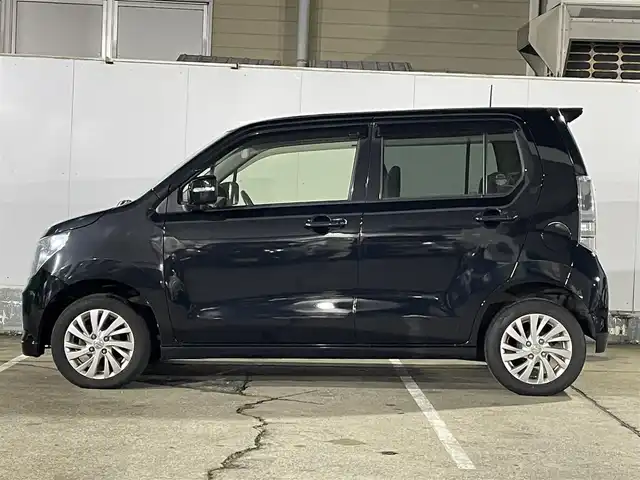 スズキ ワゴンＲ FZ 青森県 2015(平27)年 3.2万km ブルーイッシュブラックパール3 4WD/寒冷地仕様/純正ミュージックサーバー/AM/FM/CD/AUX/純正14AW/純正フロアマット/ベンチシート/シートヒーター前席/アイドリングストップ/横滑り防止機能/衝突軽減システム/盗難防止装置/セキュリティアラーム/UVカットガラス/プライバシーガラス/ドアバイザー/電格ミラー/保証書/取扱説明書