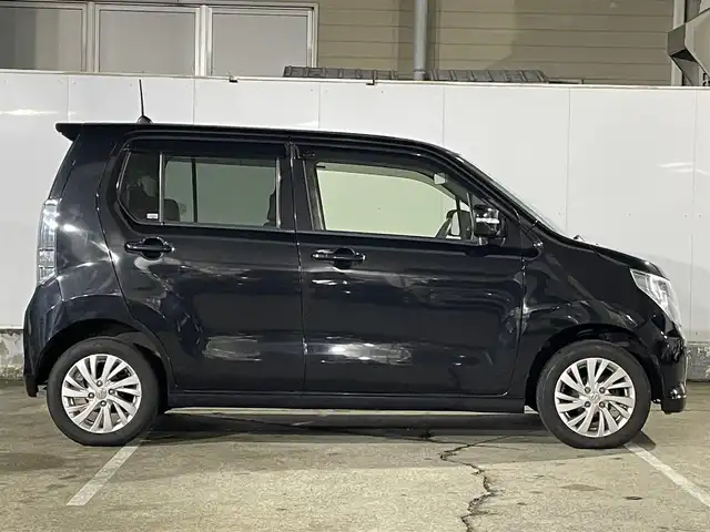 スズキ ワゴンＲ FZ 青森県 2015(平27)年 3.2万km ブルーイッシュブラックパール3 4WD/寒冷地仕様/純正ミュージックサーバー/AM/FM/CD/AUX/純正14AW/純正フロアマット/ベンチシート/シートヒーター前席/アイドリングストップ/横滑り防止機能/衝突軽減システム/盗難防止装置/セキュリティアラーム/UVカットガラス/プライバシーガラス/ドアバイザー/電格ミラー/保証書/取扱説明書