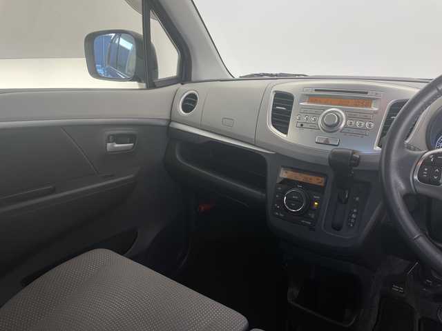 スズキ ワゴンＲ FZ 長野県 2015(平27)年 3.2万km ブルーイッシュブラックパール3 4WD/寒冷地仕様/純正ミュージックサーバー/AM/FM/CD/AUX/純正14AW/純正フロアマット/ベンチシート/シートヒーター前席/アイドリングストップ/横滑り防止機能/衝突軽減システム/盗難防止装置/UVカットガラス/プライバシーガラス/ドアバイザー/電動格納ミラー/保証書/取扱説明書