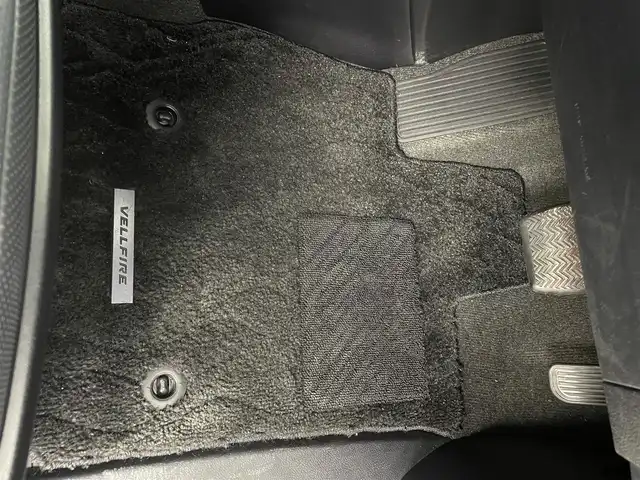 トヨタ ヴェルファイア Z Gエディション 茨城県 2020(令2)年 3.8万km ブラック 純正ディスプレイオーディオ/・AM/FM/CD/DVD/Bluetooth/フリップダウンモニター/バックカメラ/ビルトインETC/ドライブレコーダー（前後）/レーダークルーズコントロール/衝突軽減ブレーキ/レーンキープアシスト/ブラインドスポットモニター/横滑り防止装置/盗難防止装置/電動パーキングブレーキ/両側パワースライド/前後コーナーセンサー/メモリシート（D席）/パワーシート（D席+N席）/エアシート（D席+N席）/シートヒーター（D席+N席）/LEDヘッドライト/オートマチックハイビーム/オートライト/ダブルオートエアコン/プッシュスタートボタン/ステアリングリモコン/純正18インチアルミホイール/12V充電器/USBジャック/純正フロアマット/ドアバイザー