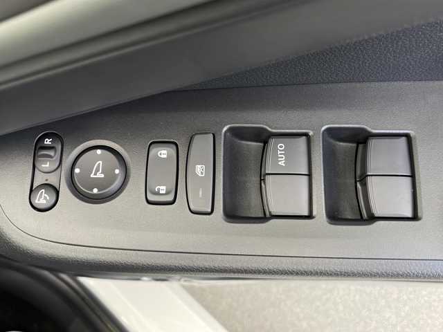 ホンダ ヴェゼル ハイブリッド e:HEV X HuNTパッケージ 長野県 2024(令6)年 0.1千km プラチナホワイトパール 4WD/寒冷地仕様/ホンダセンシング/・衝突軽減ブレーキ/・レーンキープアシスト/・車線逸脱防止/・レーダークルーズコントロール/・前後コーナーセンサー/・踏み間違い防止/前席シートヒーター/USB/LEDヘッドライト/電子パーキング/革巻きステアリング/ハーフレザーシート/MTモードAT/スマートキー/スペアキー