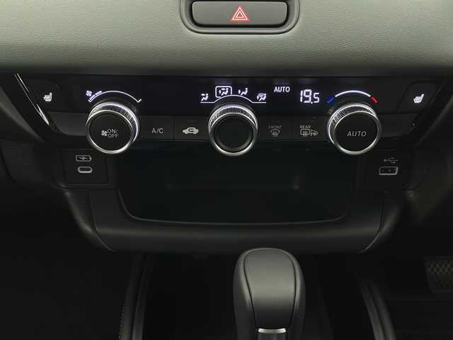 ホンダ ヴェゼル ハイブリッド e:HEV X HuNTパッケージ 長野県 2024(令6)年 0.1千km プラチナホワイトパール 4WD/寒冷地仕様/ホンダセンシング/・衝突軽減ブレーキ/・レーンキープアシスト/・車線逸脱防止/・レーダークルーズコントロール/・前後コーナーセンサー/・踏み間違い防止/前席シートヒーター/USB/LEDヘッドライト/電子パーキング/革巻きステアリング/ハーフレザーシート/MTモードAT/スマートキー/スペアキー