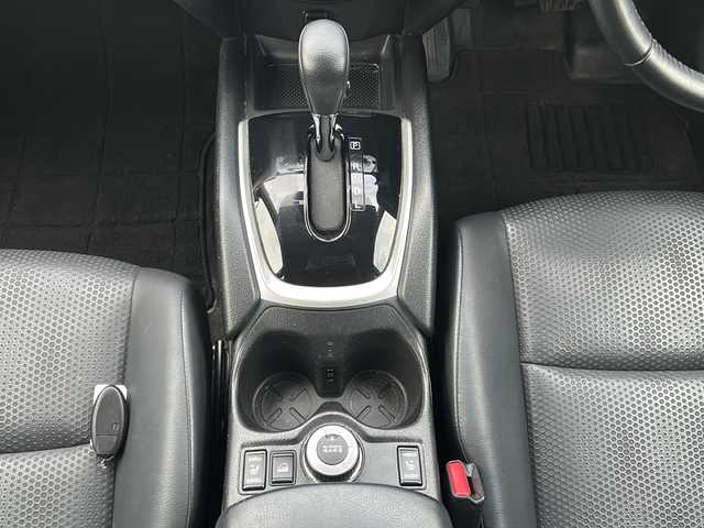 日産 エクストレイル 20X エマージェンシーブレーキ 東京都 2014(平26)年 12.4万km バーニングレッド ・４WD/・純正ナビ（MM113D-W）/・ドラレコ（前後）/・ワンセグTV/・プッシュスタート/・ETC/・バックカメラ/・純正フロアマット/・３列シート/・純正アルミホイール/・保証書/・取説書